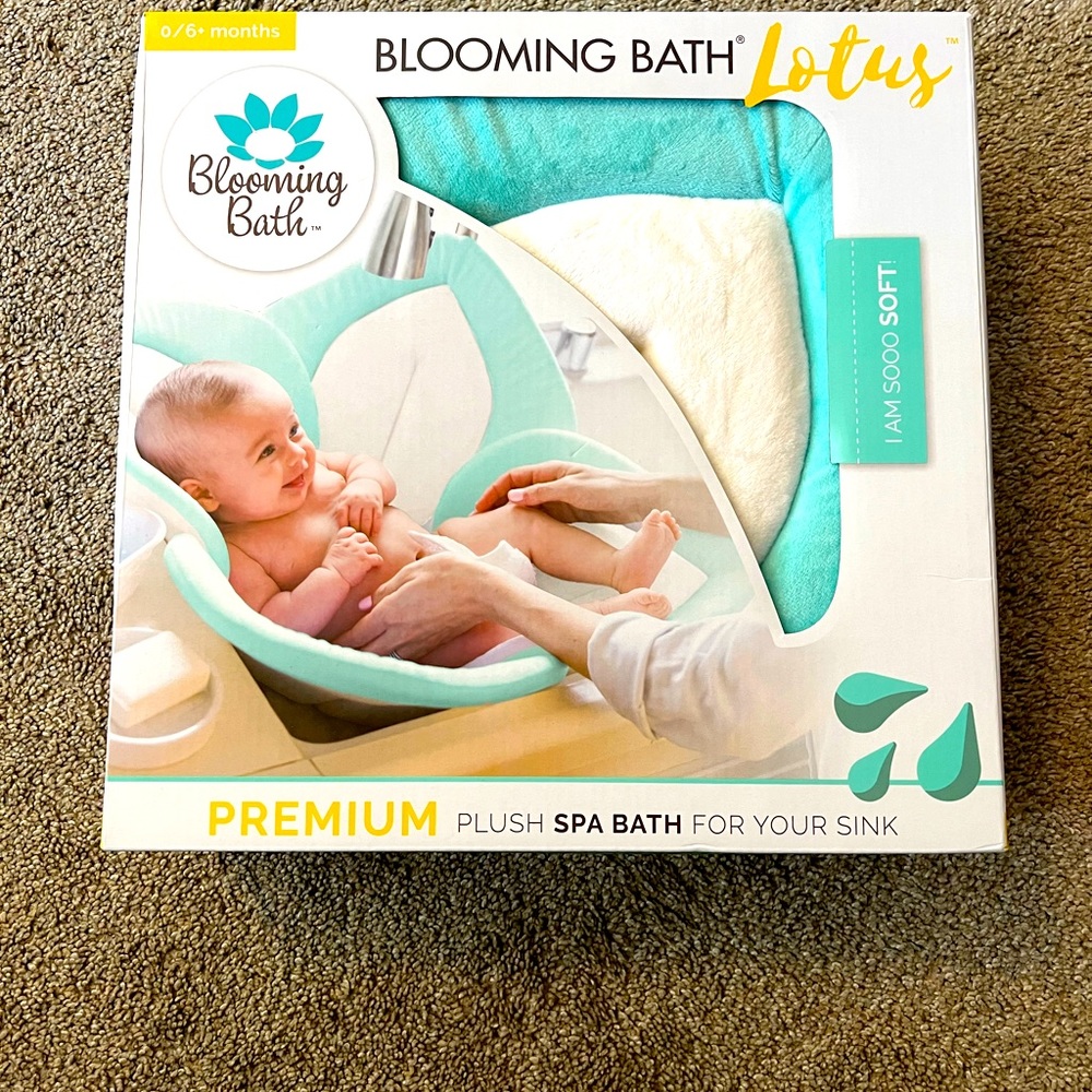 This blooming baby bath is brand new and never used!